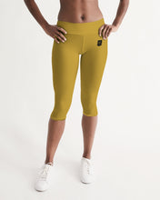 Load image into Gallery viewer, Golden Dragon Women's Mid-Rise Capri