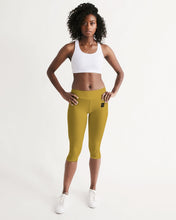 Load image into Gallery viewer, Golden Dragon Women's Mid-Rise Capri